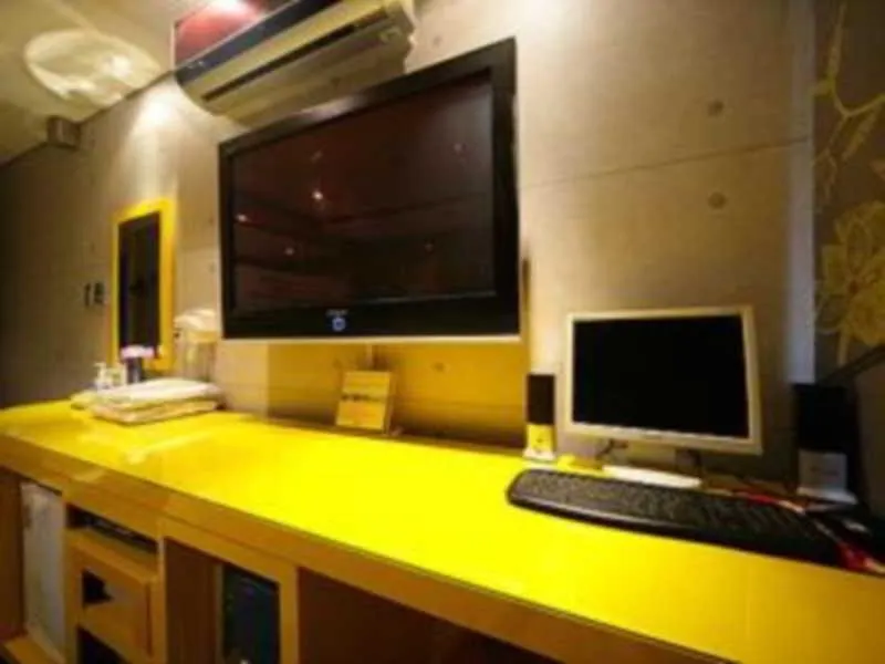 Spring 21 Hotel Sinchon Seoul
