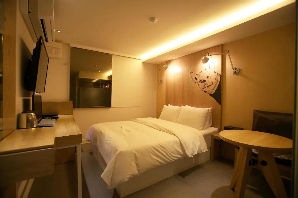 Spring 21 Hotel Sinchon Seoul