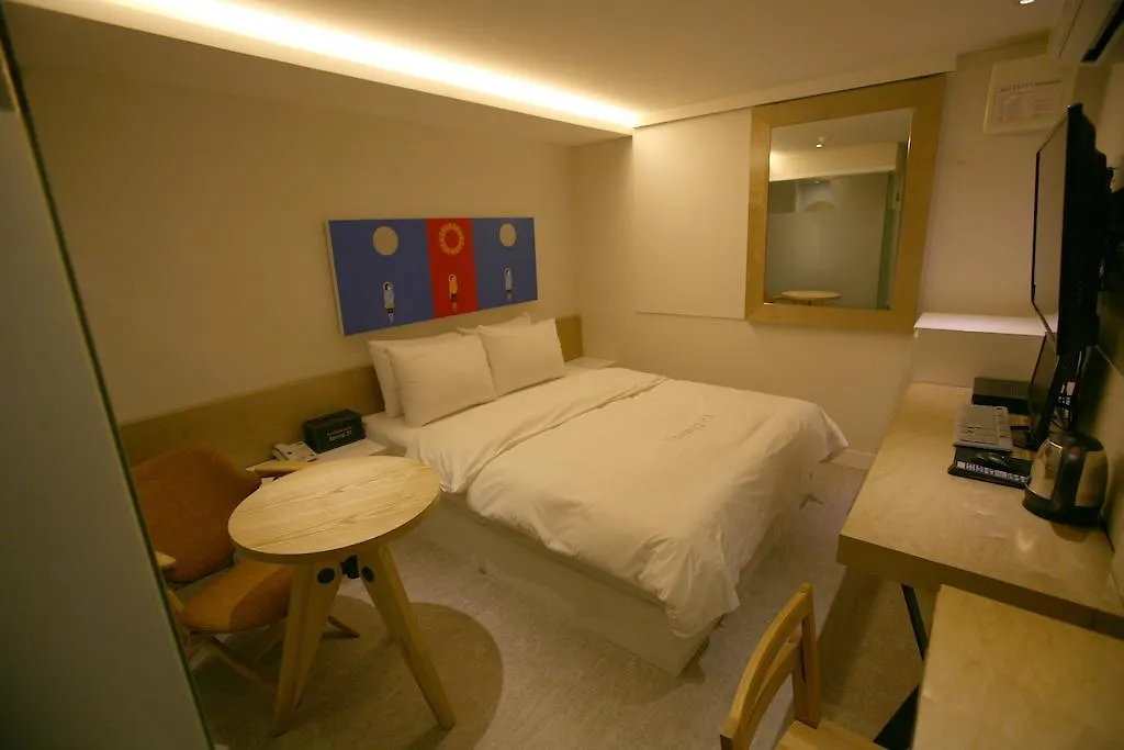 Spring 21 Hotel Sinchon Seoul Motel